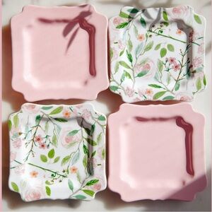 NIB SWEET LAUREL Floral Dessert Plates Set of 4 2 floral 2 Pink Elegant yet fun